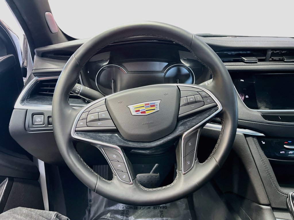 Used 2025 Cadillac XT5 Premium Luxury w/ LPO, Floor Liner Package AWD/4WD image 11