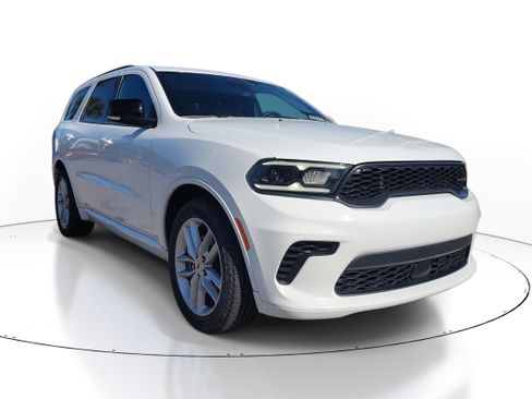 Used 2024 Dodge Durango GT image 2
