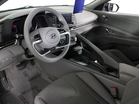 Certified 2022 Hyundai Elantra SEL image 17