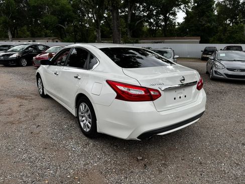 Used 2017 Nissan Altima 2.5 S w/ Power Driver Seat Package FWD image 3