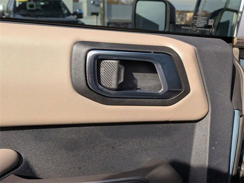 Used 2022 Ford Bronco Wildtrak image 29