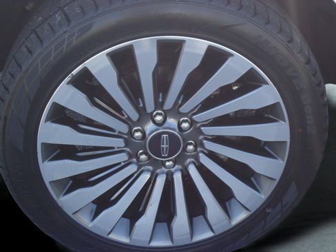 Used 2019 Lincoln Navigator L Reserve image 9