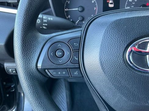 Used 2025 Toyota Corolla LE image 24