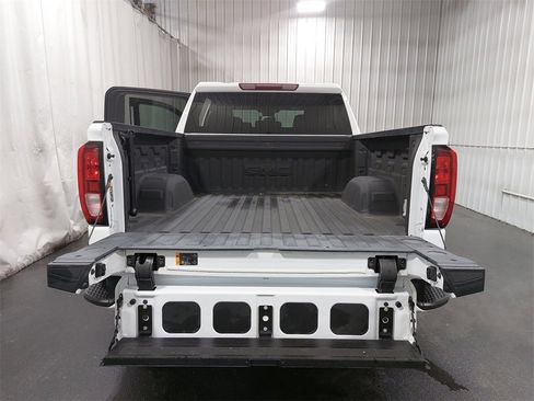 Used 2022 GMC Sierra 1500 Elevation image 12