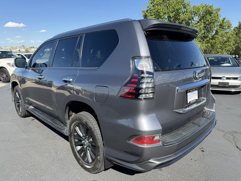 Used 2023 Lexus GX 460 Premium w/ Accessory Package AWD/4WD image 5