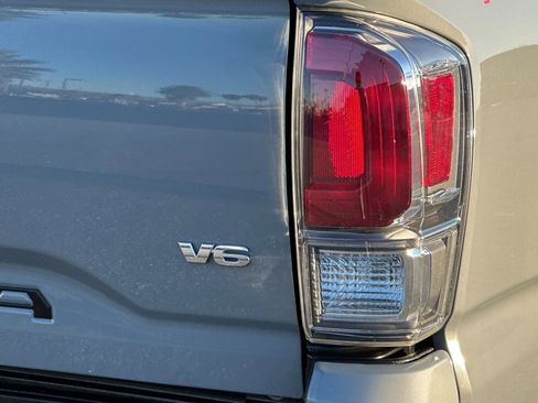 Used 2021 Toyota Tacoma TRD Off-Road image 29