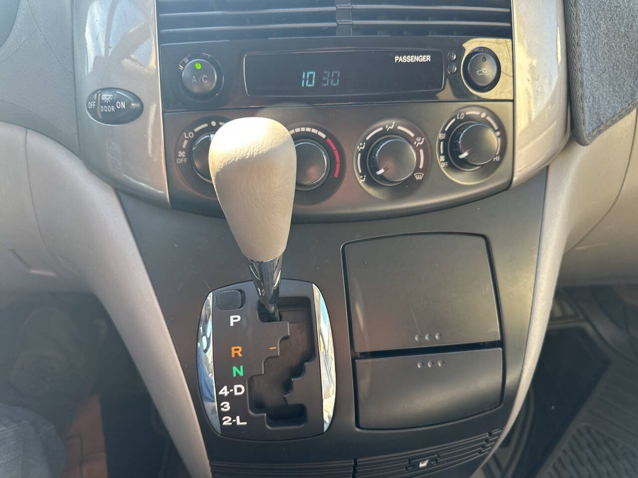 Used 2007 Toyota Sienna LE w/ LE Pkg 1 FWD image 18