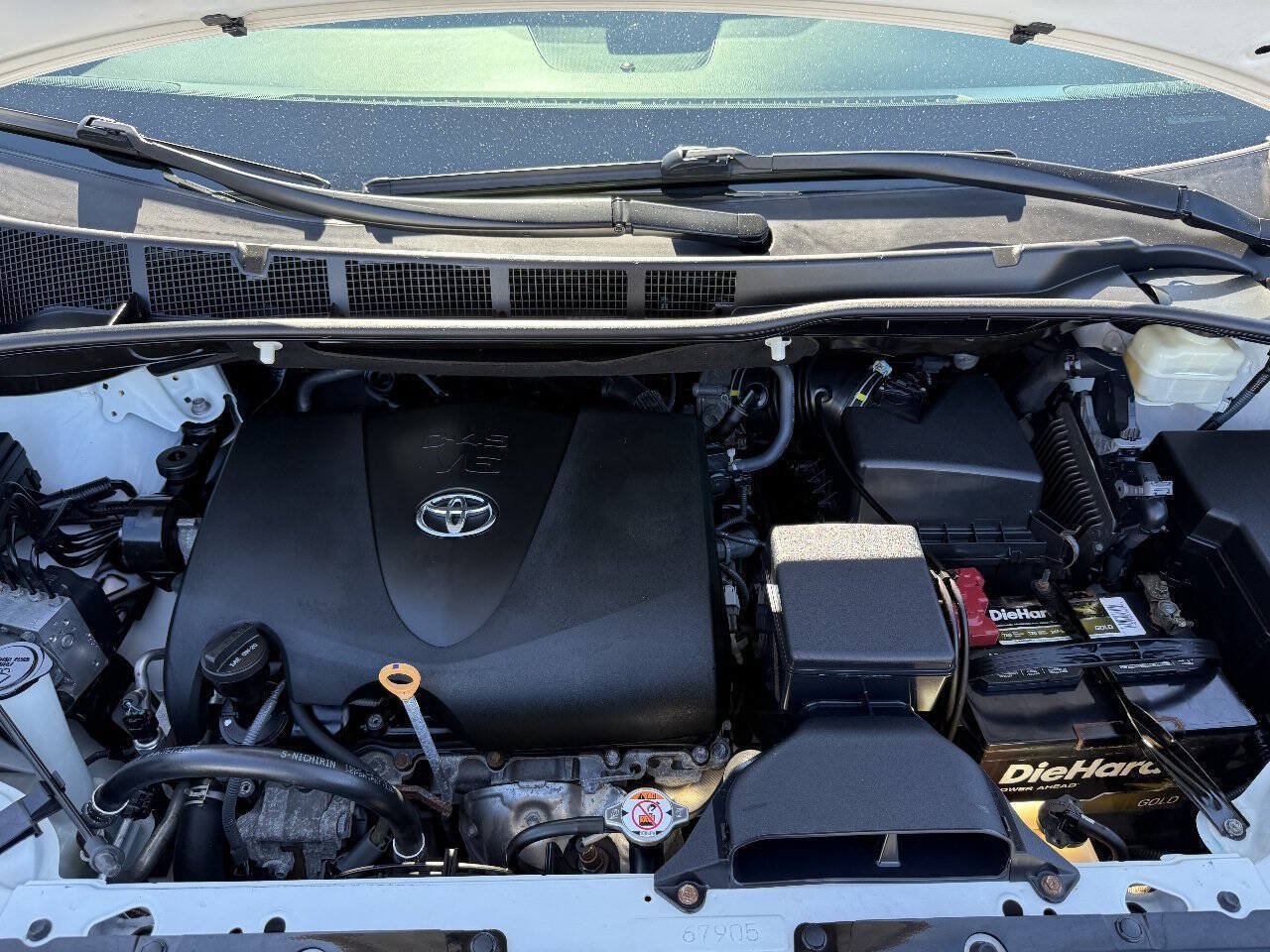 Used 2020 Toyota Sienna SE Premium w/ Nightshade Edition FWD image 11