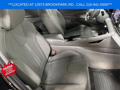 Used 2023 Hyundai Elantra SEL image 23