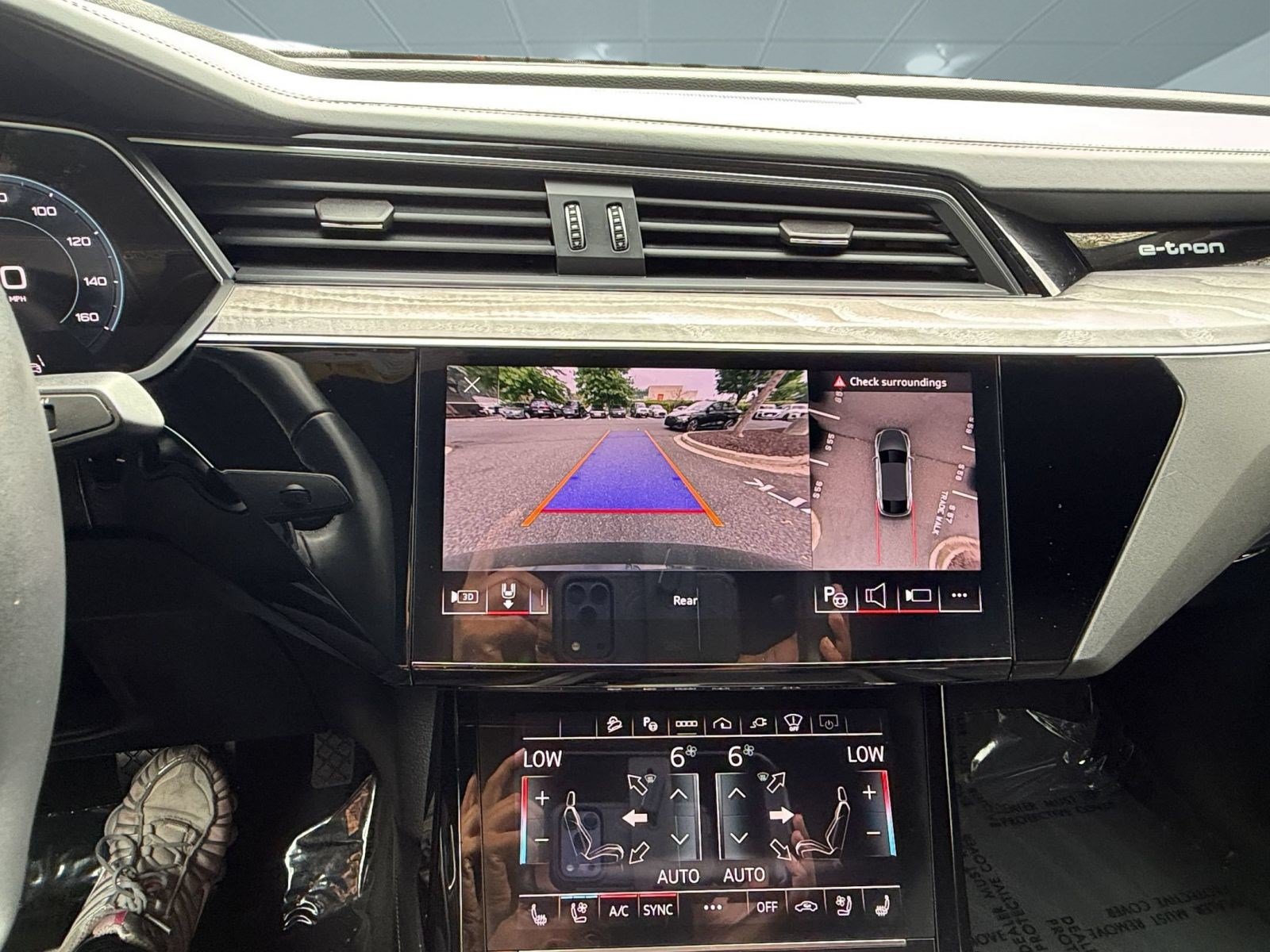 Certified 2024 Audi Q8 e-tron Prestige w/ Prestige Package AWD/4WD image 18