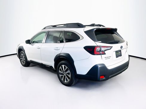 Used 2025 Subaru Outback Premium AWD/4WD image 5