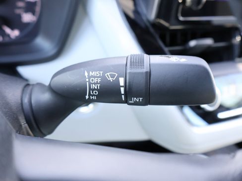 Used 2024 Toyota Corolla SE image 32