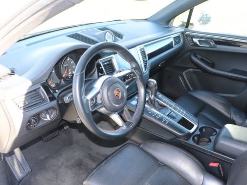 Used 2017 Porsche Macan image 15
