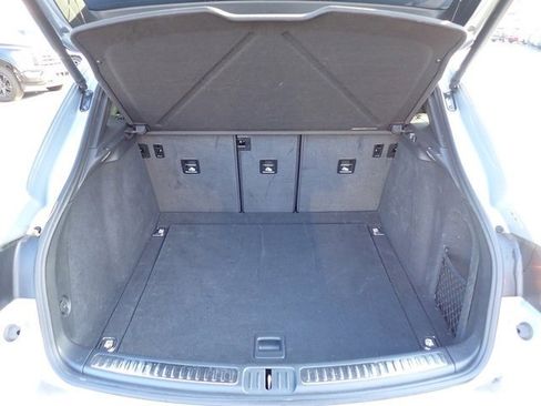 Used 2022 Porsche Macan image 8