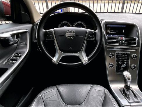 Used 2013 Volvo XC60 3.2 Premier image 5