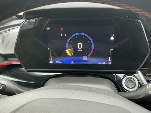 Used 2025 Chevrolet Trax RS w/ Sunroof Package FWD image 23
