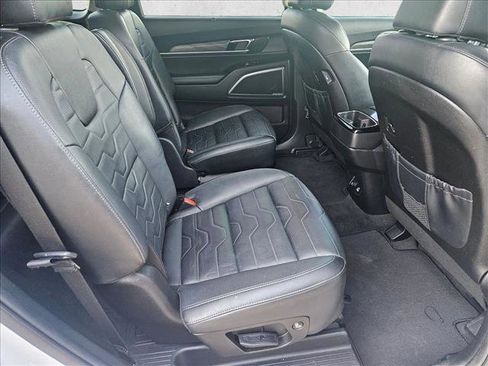 Used 2022 Kia Telluride SX w/ SX Prestige Package image 21