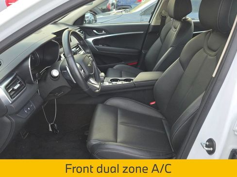 Used 2025 Genesis G70 2.5T RWD image 8