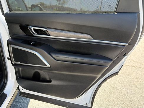 Used 2022 Kia Telluride EX image 16