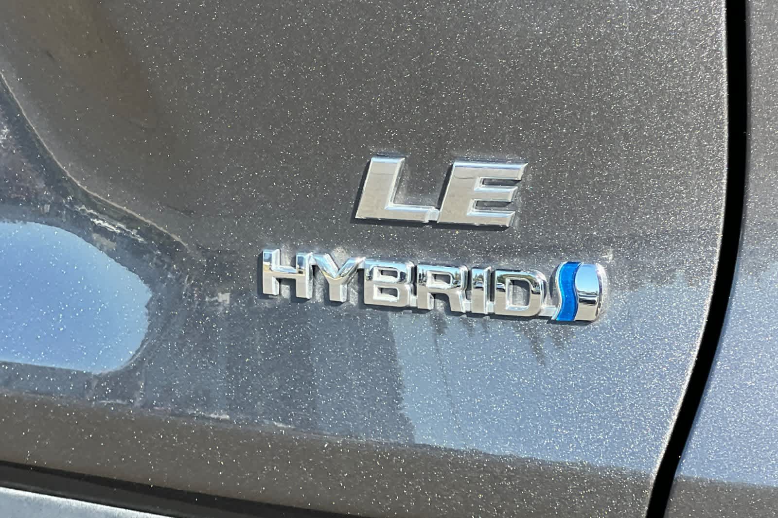 Certified 2022 Toyota RAV4 LE AWD/4WD image 31