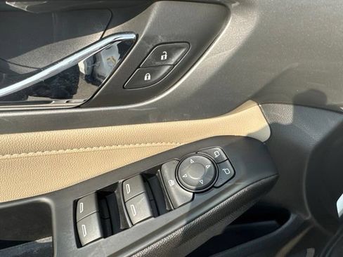 Used 2023 Chevrolet Traverse LS AWD/4WD image 8