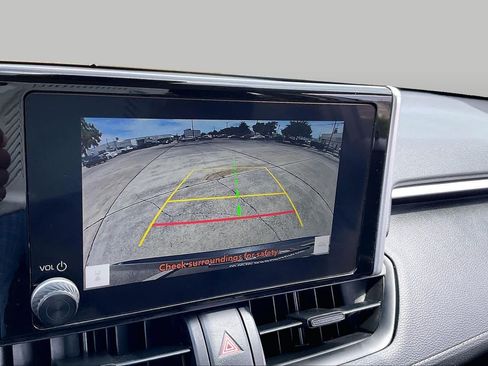 Used 2025 Toyota RAV4 XLE FWD image 24