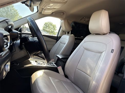 Used 2022 Ford Explorer Limited image 12