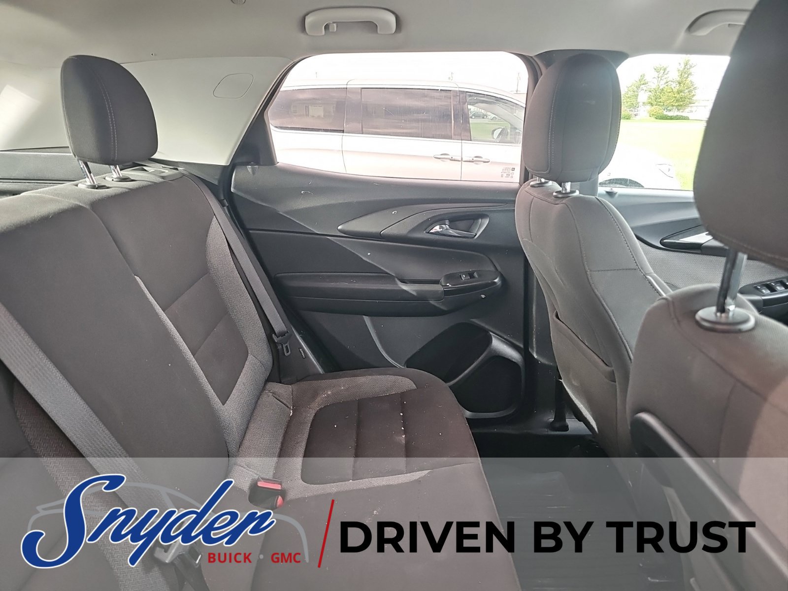 Used 2021 Chevrolet TrailBlazer LS AWD/4WD image 8