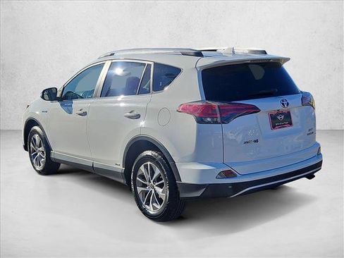 Used 2017 Toyota RAV4 XLE image 8