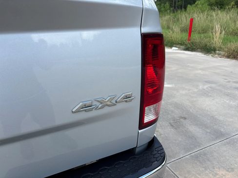 Used 2019 RAM 1500 Classic SLT AWD/4WD image 26