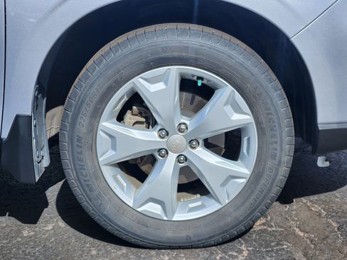 Used 2016 Subaru Forester 2.5i Limited AWD/4WD image 8