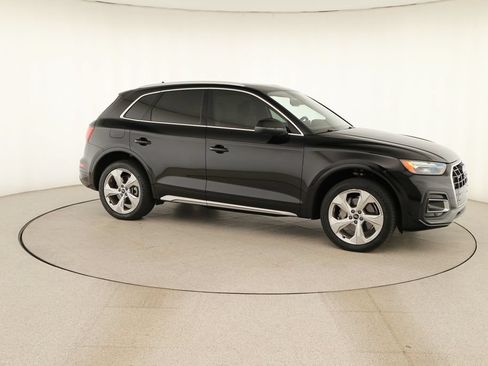 Used 2021 Audi Q5 2.0T Premium Plus w/ Premium Plus Package AWD/4WD image 9