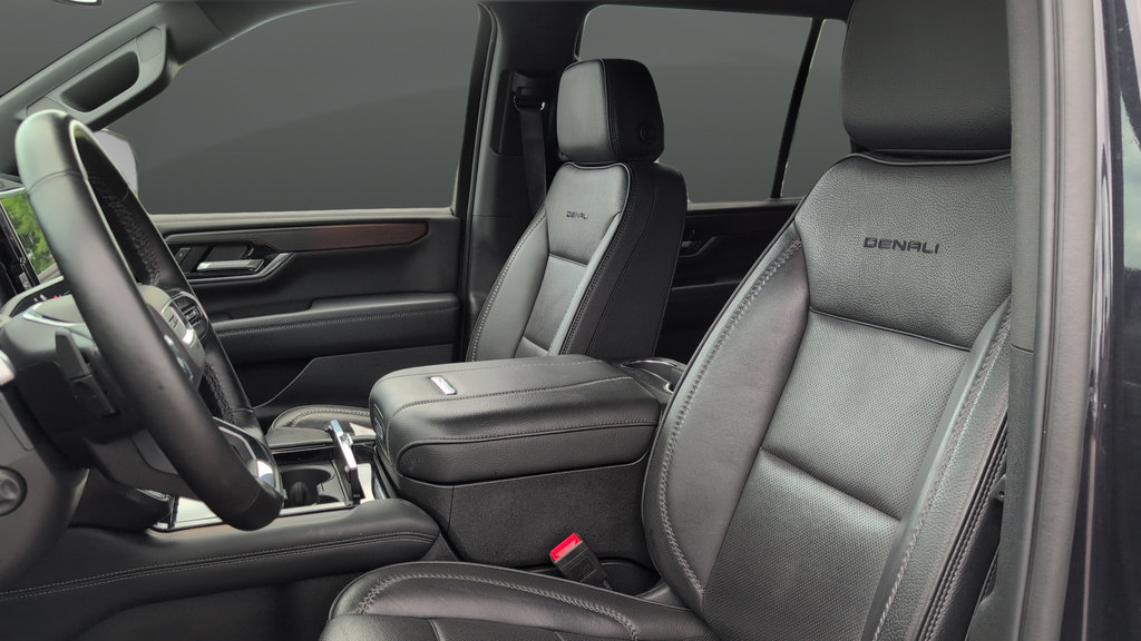 Used 2025 GMC Yukon Denali AWD/4WD image 11