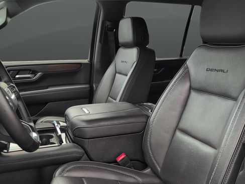 Used 2025 GMC Yukon Denali AWD/4WD image 11