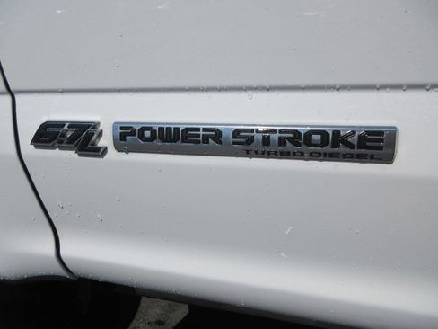 Used 2022 Ford F350 Limited AWD/4WD image 3