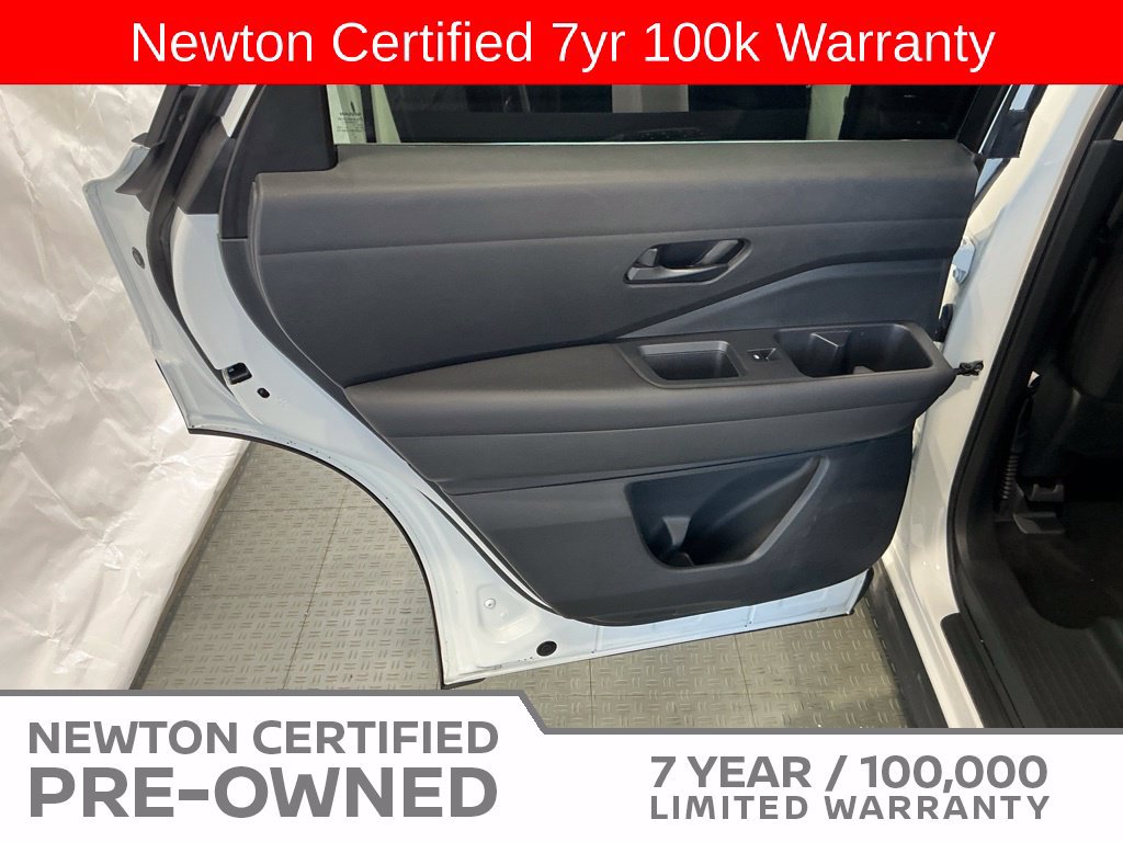 Used 2024 Nissan Pathfinder SV FWD image 38