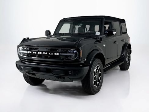 Used 2024 Ford Bronco Outer Banks AWD/4WD image 1