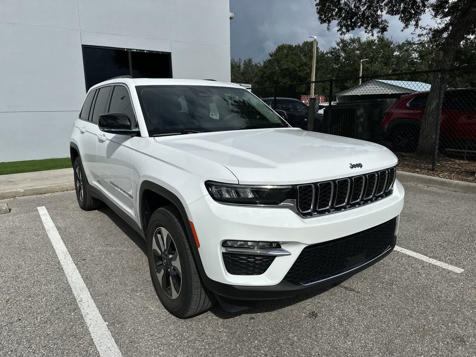 Used 2022 Jeep Grand Cherokee Limited 4xe AWD/4WD image 11