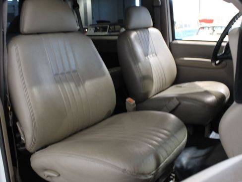 Used 1999 Chevrolet Tahoe 4WD 2-Door w/ Skid Plate Pkg image 15