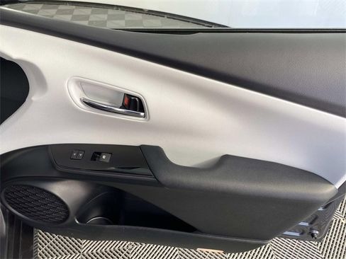 Used 2017 Toyota Prius Prime Plus image 21
