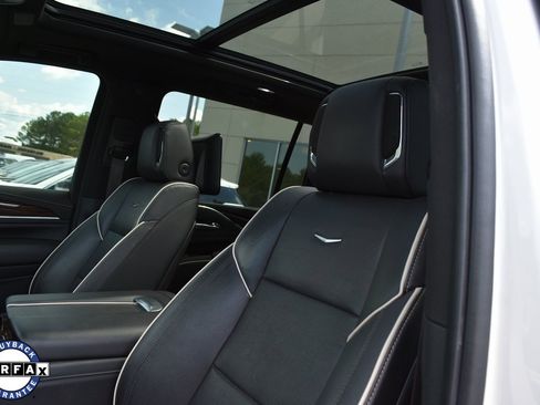 Used 2021 Cadillac Escalade ESV Premium Luxury w/ LPO, Illumination Package image 32