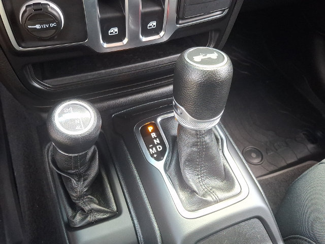 Used 2021 Jeep Wrangler Sport AWD/4WD image 14