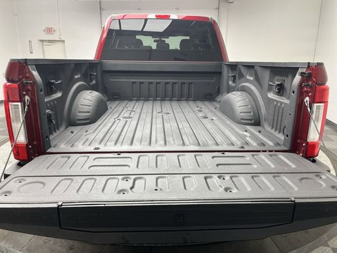 Certified 2018 Ford F250 XLT w/ XLT Premium Package image 29
