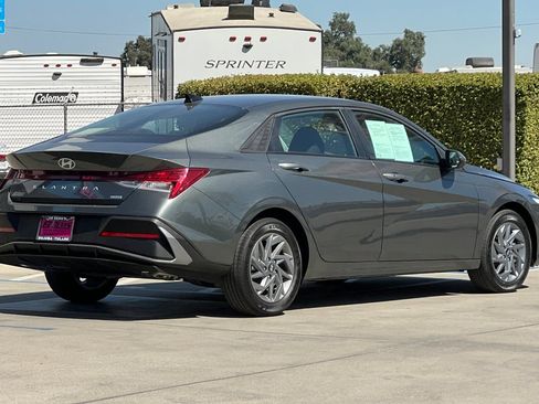 Used 2026 Hyundai Elantra Hybrid FWD image 4