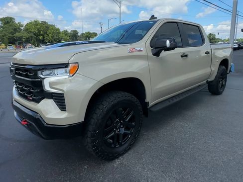 Used 2022 Chevrolet Silverado 1500 LT Trail Boss w/ LT Trail Boss Premium Package AWD/4WD image 4