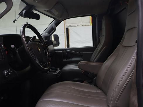 Used 2020 Chevrolet Express 2500 w/ Driver Convenience Package image 16