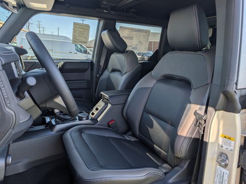 New 2025 Ford Bronco Outer Banks AWD/4WD image 24