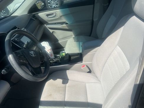 Used 2016 Toyota Camry LE image 3