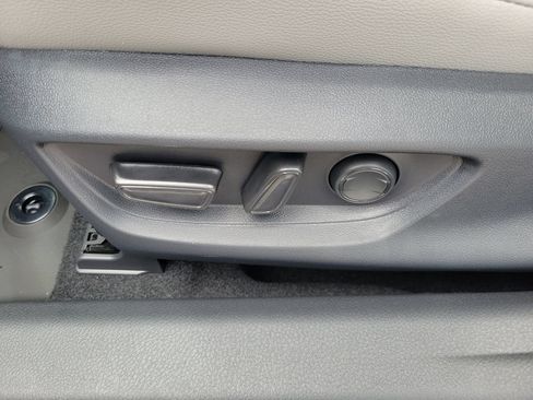 Used 2026 Toyota Camry SE FWD image 18