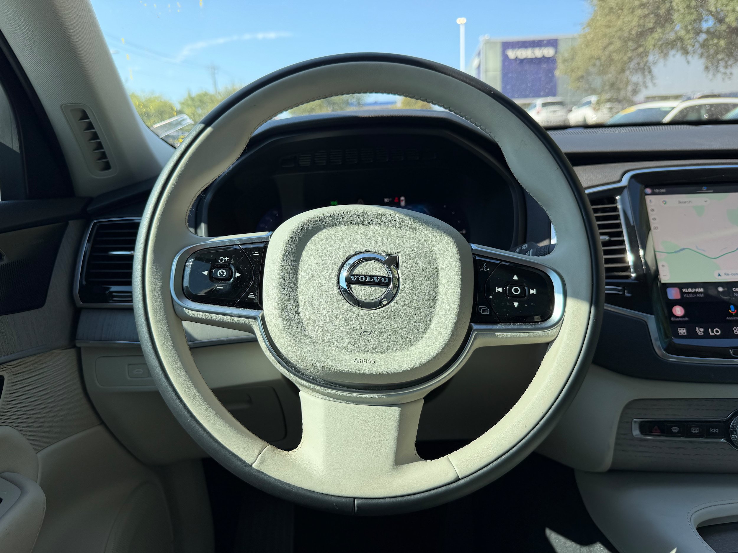 Certified 2025 Volvo XC90 T8 Plus w/ Protection Package Premier AWD/4WD image 18